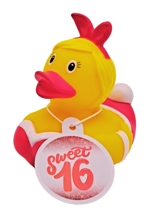 Gele badeend met roze strik, roze snavel, roze-witte bunny outfit en een ronde hangtag met de tekst ‘Sweet 16’.
